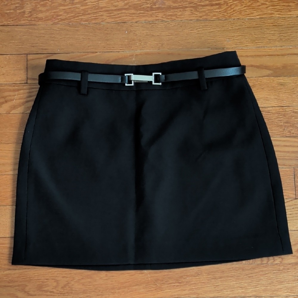 Elegant Black Skirt with Belt